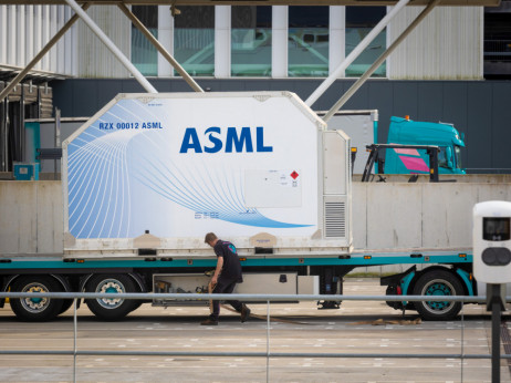 ASML na krilima veštačke inteligencije - koliko ima prostora za rast akcije