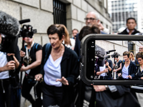 Соработничката на Епстајн се брани со молчење