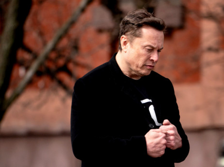 Musk upozorava na ’težak’ period nakon lošeg kvartala za Teslu