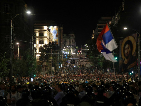 Burni protesti u Srbiji i sinoć, privedeno 38 građana