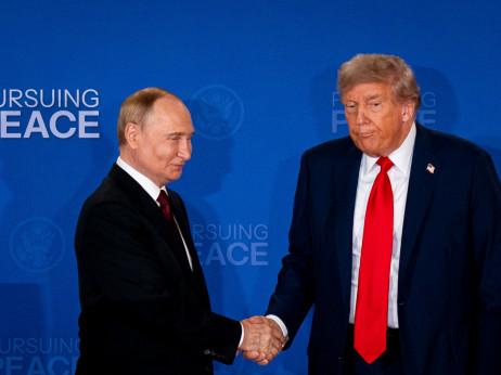 "Dragi komšija": Crveni tepih za Putina, bez prekida vatre za Trumpa