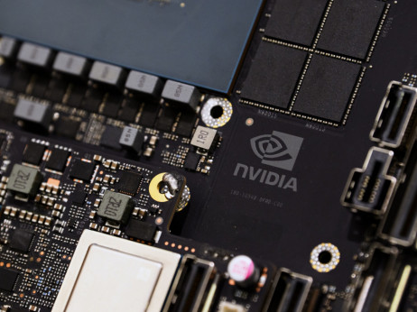 Dolar jača, azijske tehnološke akcije rastu pred izveštaj Nvidije