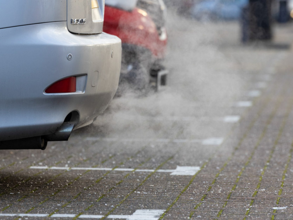 Proizvođači vozila iz EU: Potpuni prelazak na EV nije izvodljiv