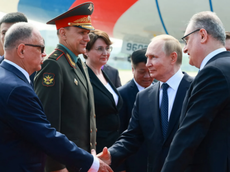 Putin sleteo u Kinu gde počinje samit