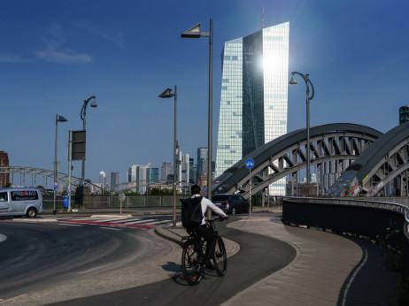 ECB verovatno zadržava kamatne stope: inflacija pod kontrolom, a privreda otporna