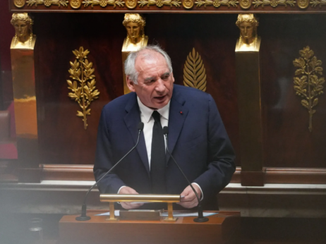 Macron traži novog premijera, a desničari nove izbore