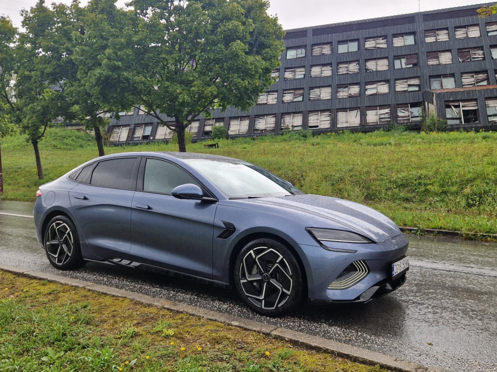 Proverili smo može li BYD Seal zaista da parira Porscheu, za trećinu cene