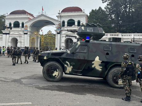 Vojska interveniše u Nepalu, dok politička neizvesnost raste