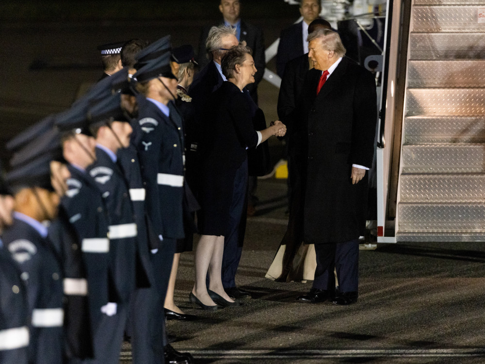 Ukratko iz sveta - Trump u poseti UK, otvoren za trgovinske ustupke