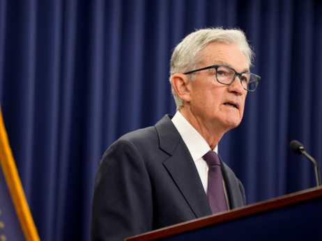 Powell okuplja Fed oko smanjenja kamata uprkos rastućim ekonomskim rizicima