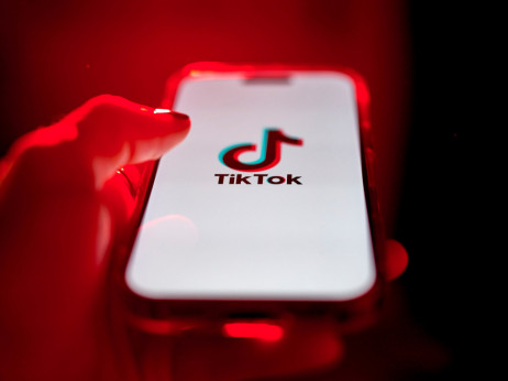 TikTok u SAD prelazi u američke ruke, takoreći budzašto