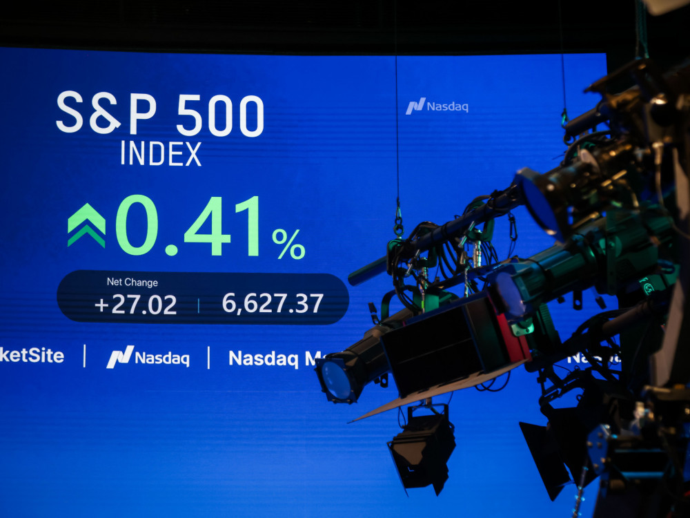 Rekordni niz S&P 500 izaziva dilemu - prodati sada ili reskirati korekciju krajem godine