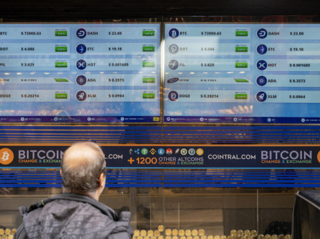 Bitcoin se približio rekordu, dok se novac vraća u ETF-ove i akcije
