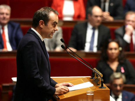 Lecornu dobio ključnu podršku socijalista uoči glasanja o nepoverenju