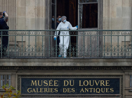 Sve je to zbog zlata - novi kriminalni trend iza krađe nakita u muzeju Louvre