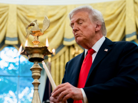 Od čipova do antimona - kako Trumpova politika diktira berzanske trendove