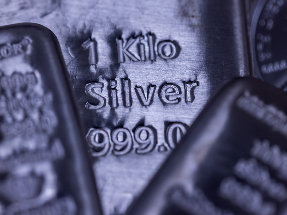 Rast cena srebra izaziva poteškoće za industriju koja ga najviše upotrebljava