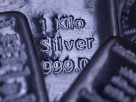 Rast cena srebra izaziva poteškoće za industriju koja ga najviše upotrebljava