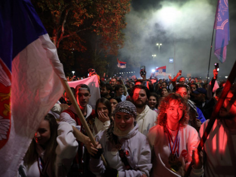 Novosađani dočekali prvu grupu studenata koja je stigla peške iz Novog Pazara