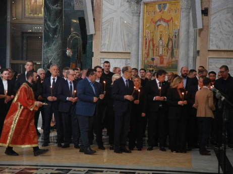 Vučić i ministri u Hramu Svetog Save