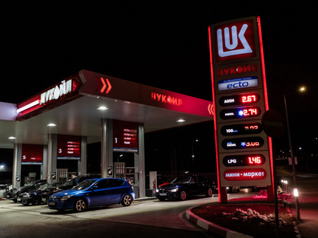 SAD produžile izuzeće Lukoilu do aprila 2026. godine