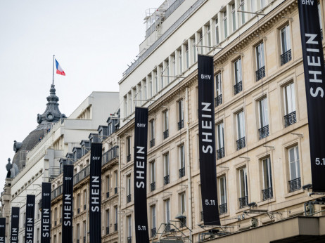 Shein pod strogim nadzorom francuske vlade zbog lutaka i oružja