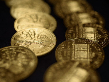 Zlato jača usled slabljenja američke privrede