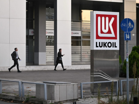 Европа и Блискиот Исток влегуваат во трка за имотите на „Лукоил“ пред санкциите