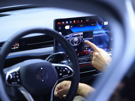 Volkswagen i Rivian planiraju prodaju EV tehnologije drugim firmama