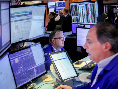 Svetske berze padaju, dok bitcoin probija ključni prag