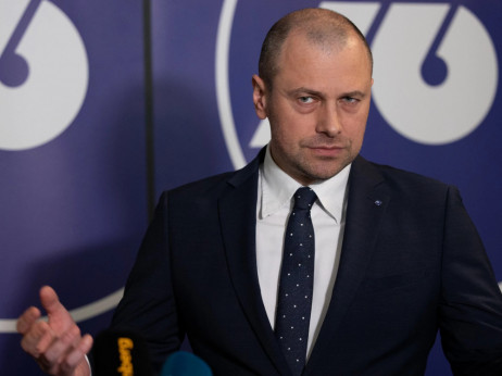 NLB ostvario manju dobit, šta o poslovanju kaže izvršni direktor