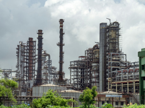 Velike indijske rafinerije uzimaju rusku naftu, Reliance se povlači