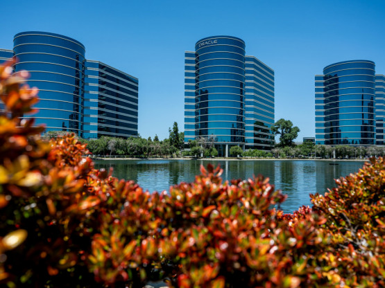 Oracle potonuo na berzi - rast troškova za AI veći od rasta prihoda