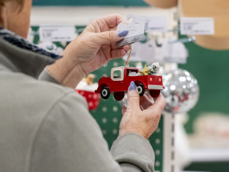 Pokloni, putovanja i gomila hrane - koje su ekološke 'posledice' praznika