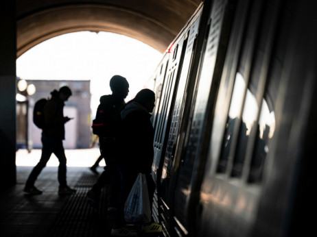 Dolar jača, nafta i zlato rastu zbog napetosti oko Venecuele