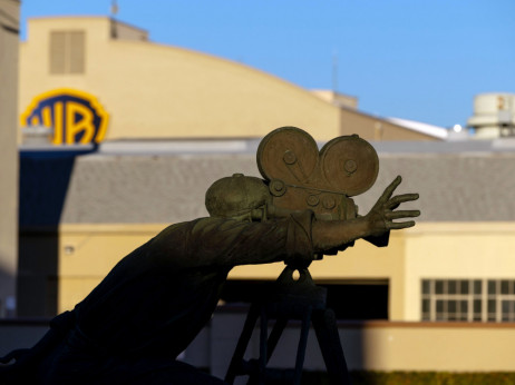 Warner Bros. poziva akcionare da odbace Paramountovu ponudu