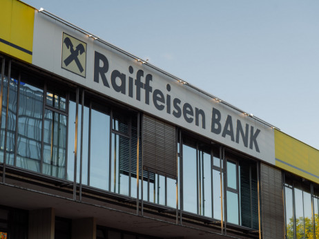 Ruski sud naložio Raiffeisenu da isplati odštetu od 339 miliona evra Deripaskinoj bivšoj firmi