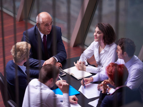 Kako investiranje u alternativne investicione fondove smanjuje godišnji porez na dohodak građana