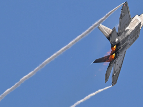 Evropa mora da reši svoj problem odbrane. Sada.