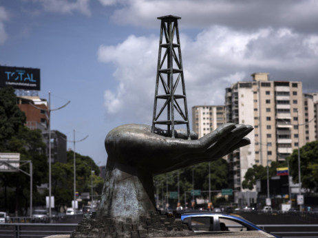 Venecuelanski naftni paradoks