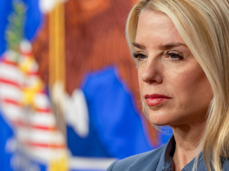 Pam Bondi: Padec Trumpove vratarke v primeru Epstein