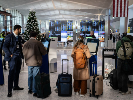 SAD pauziraju imigrantske vize za državljane 75 zemalja