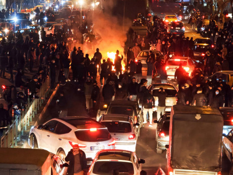 Trump nagoveštava da će zasad odustati od novog napada na Iran