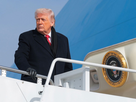Trumpov let za Davos kasnio zbog tehničkog kvara