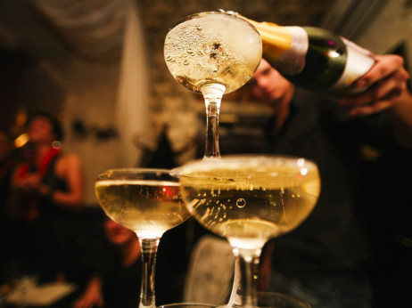 Trump zapretio carinama od 200 odsto na francuska vina i šampanjac