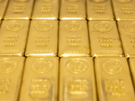 Goldman podigao prognozu cene zlata u 2026. na 5.400 dolara po unci