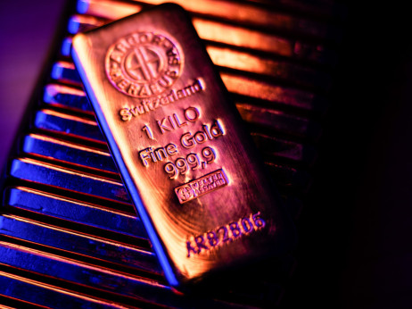 Zlato premašilo 5.200 dolara, podstaknuto Trumpovim komentarima o dolaru