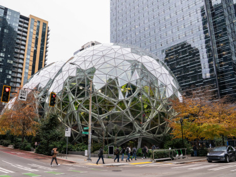 Amazon ukida 16.000 korporativnih radnih mesta da bi smanjio birokratiju