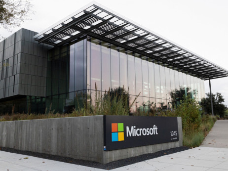 Microsoft pada zbog usporavanja rasta klauda i rekordne potrošnje