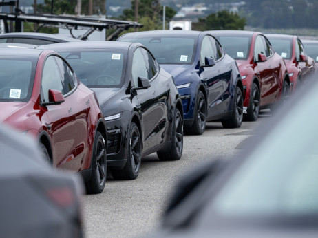 Tesla diže ruke od automobila? Daje 20 milijardi dolara za AI i robotiku